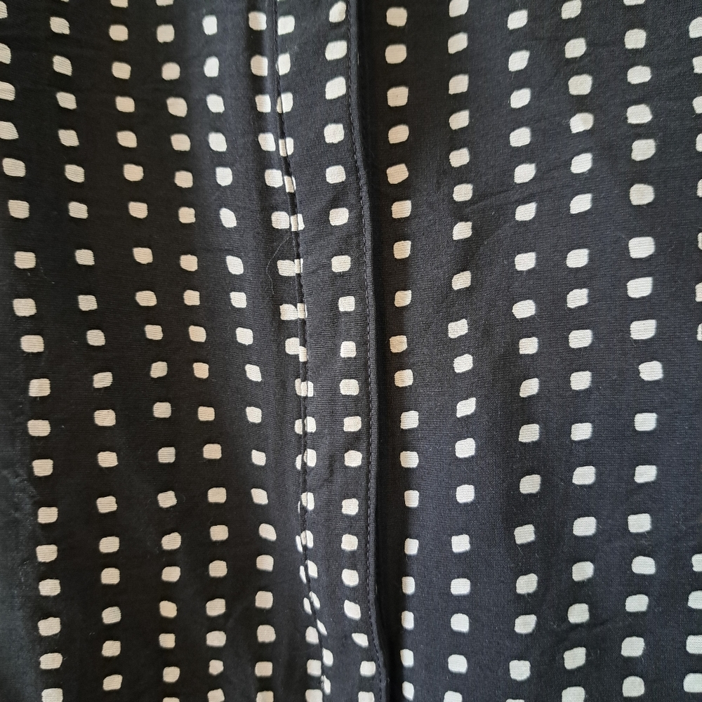 JACHS Girlfriend New York Black and White Square Polka-dot Collared Shirt - Picture 4 of 5